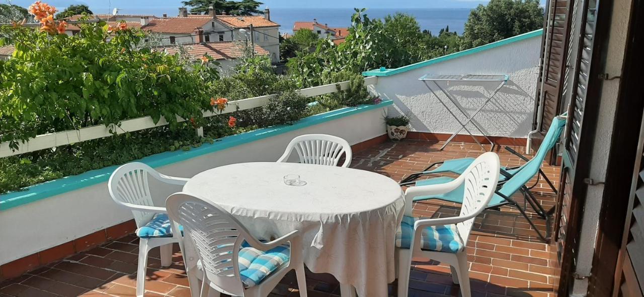 Apartments Ljuba I Mare Malinska Esterno foto