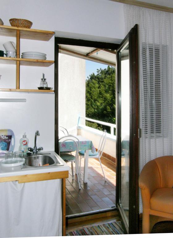 Apartments Ljuba I Mare Malinska Camera foto