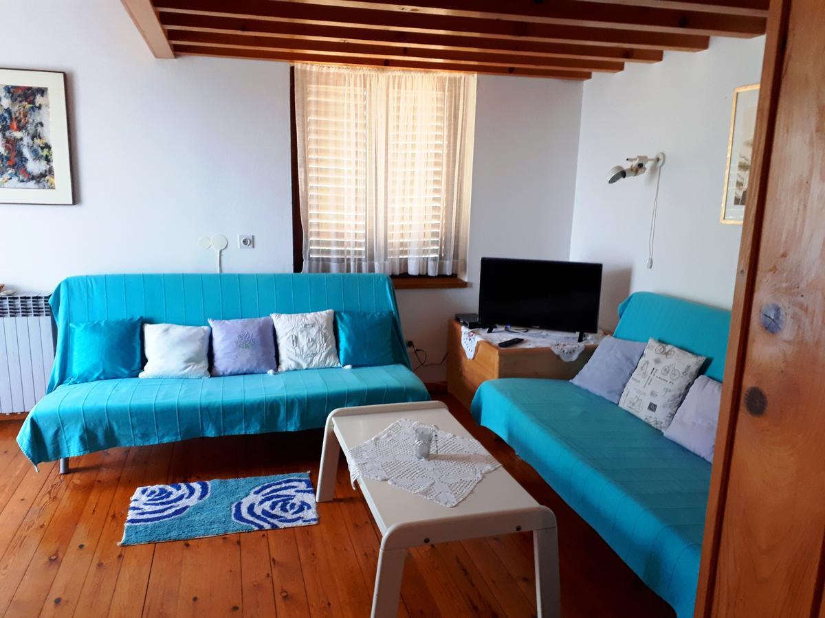 Apartments Ljuba I Mare Malinska Esterno foto