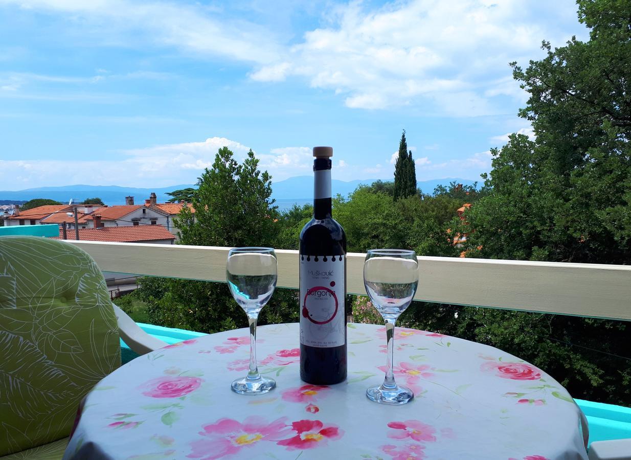 Apartments Ljuba I Mare Malinska Esterno foto