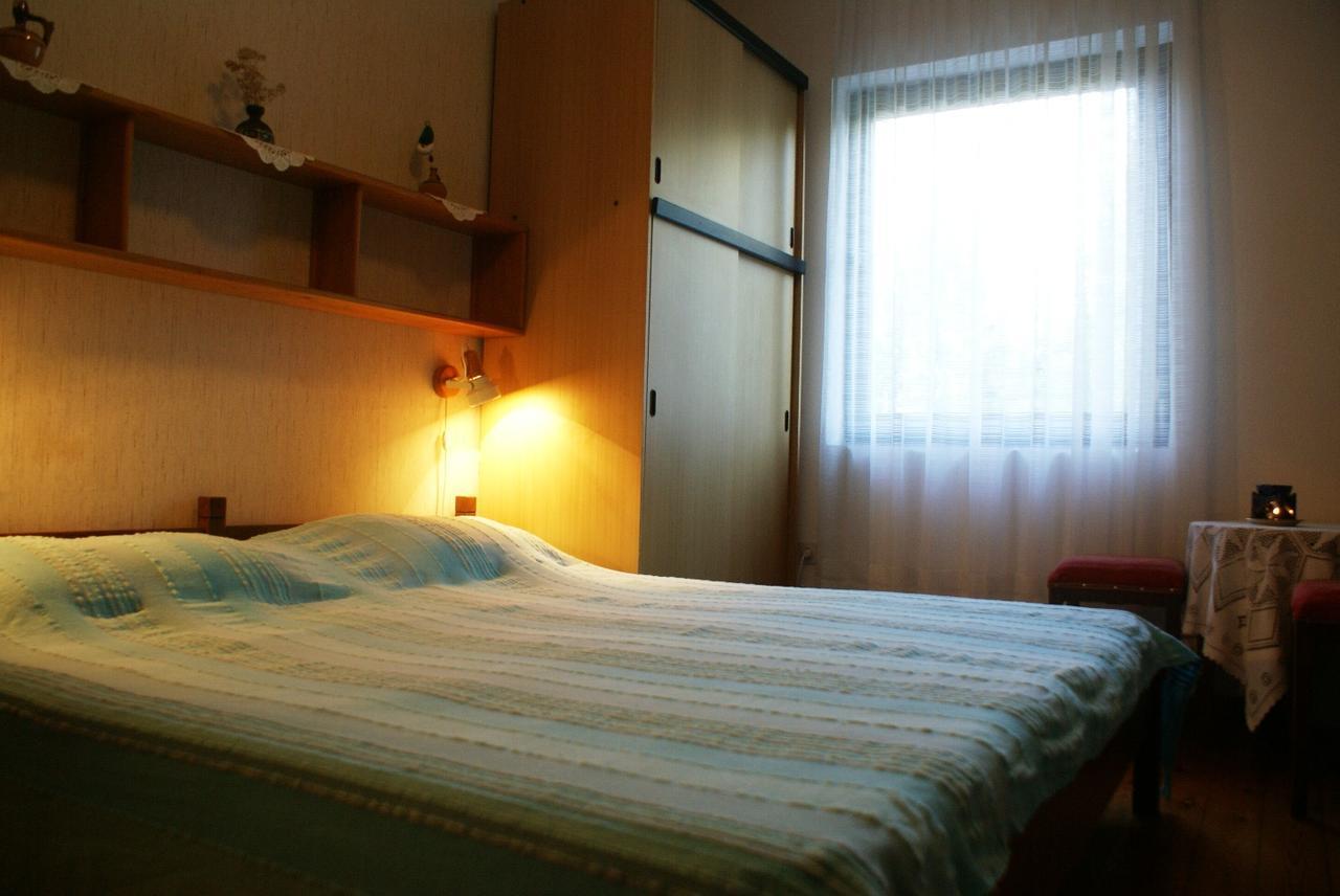 Apartments Ljuba I Mare Malinska Esterno foto